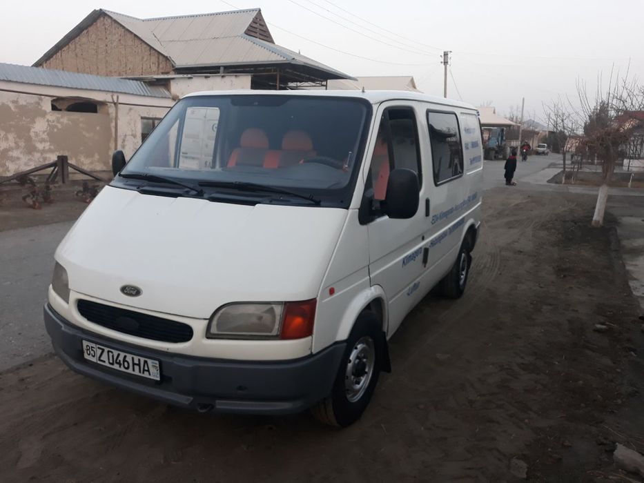 Ford sotiladi  ideal holatda