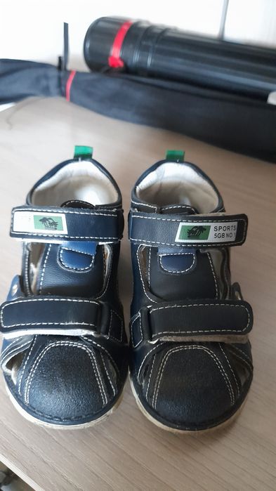 Продам сандалики