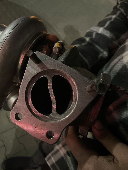 Vand turbina marită de volvo s40 2.0T din 2003 varianta de 165Hp duce in 250hp