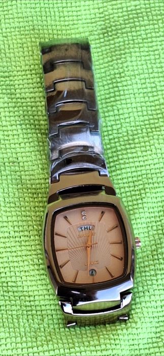 Ceas de damă Rado Centrix ,afișaj  analogic dată si oră