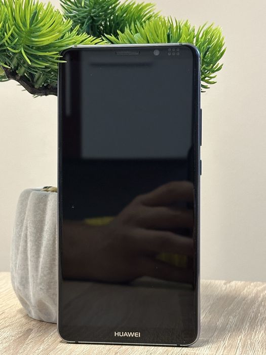 Продавам Huawei Mate 10 pro - 6GB RAM / 128GB - Отлично състояние