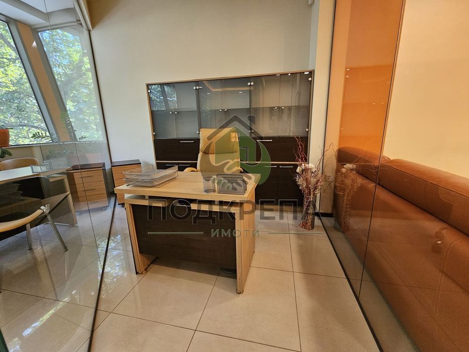 Дава се под наем Офис в Пловдив, Център - 100 кв.м за 1022 € - Снимка #3