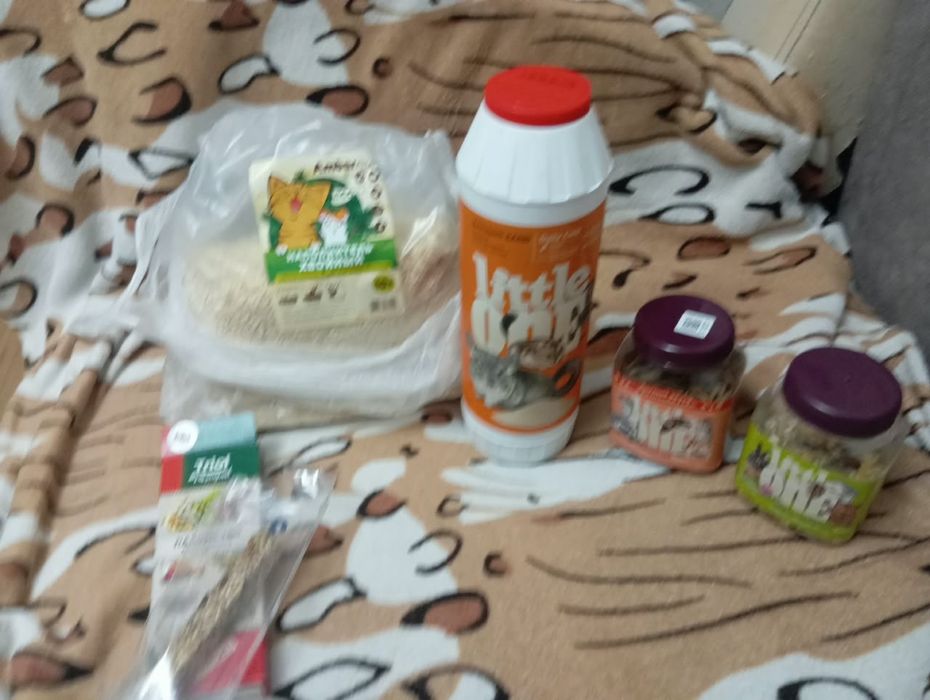 Клетка и корм хомяка