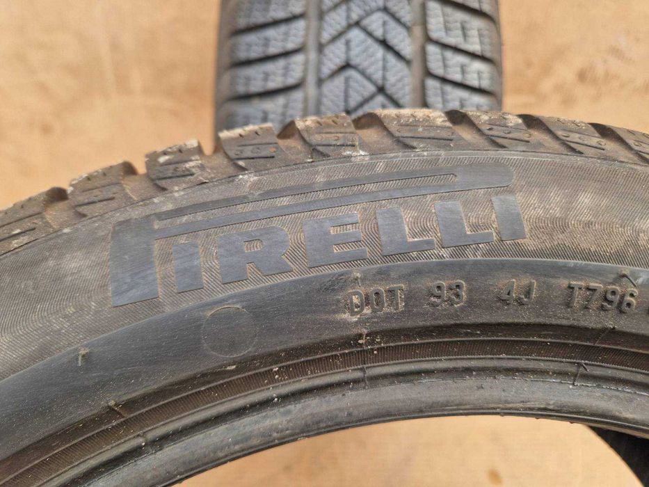 2 Pirelli R18 245/45
Зимни гуми Runflat 
DOT4019