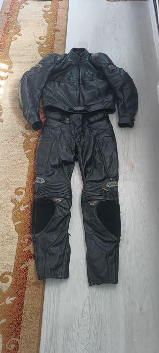 Кожен екип SHOEI