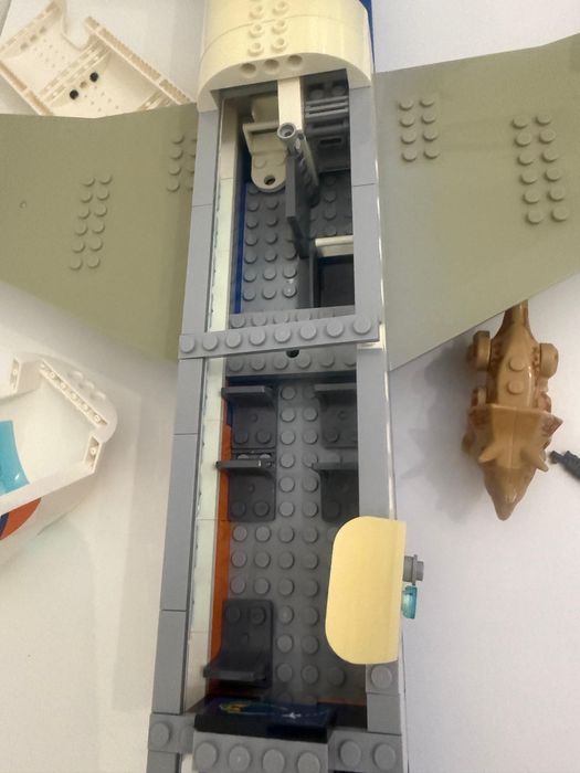 Lego самолет сити