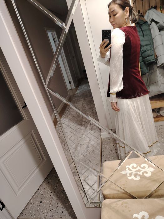 Қазақша кәжекей мен көйлек сатылады