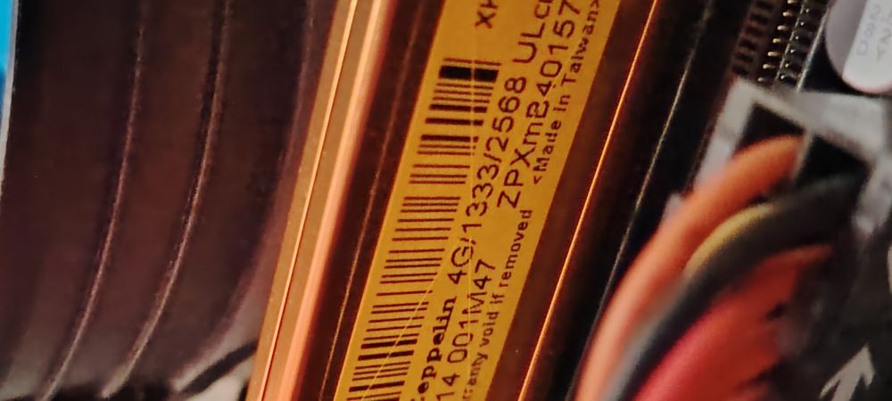 Продам манитор  3900  тг для компьютера
