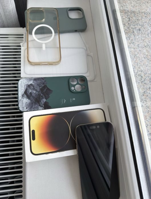 iPhone 14 pro max gold