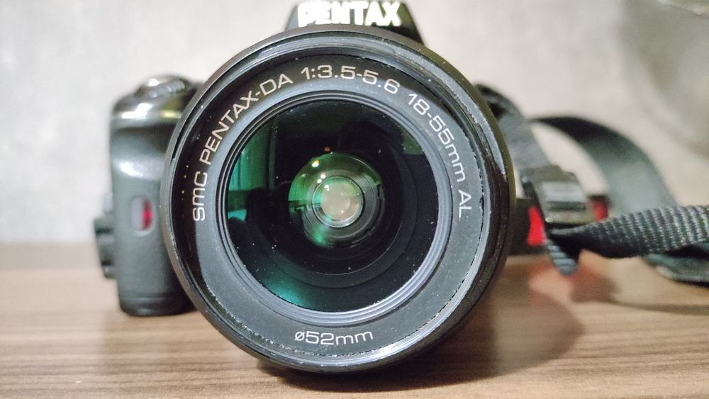 Фотоапарат Pentax с обектив в много добро състояние