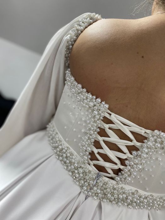 Rochie mireasă cu perle