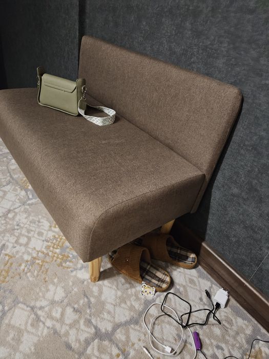 Продам мебель, мини диванчик, ночник ручной работы, цветы домашние.