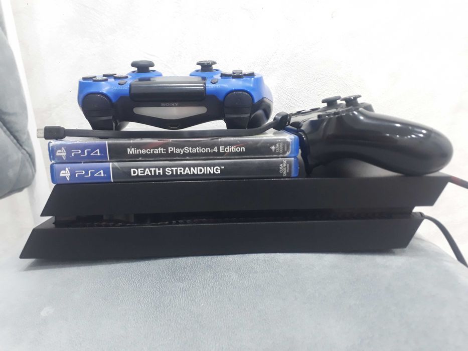 Плейстейшен 4 продается