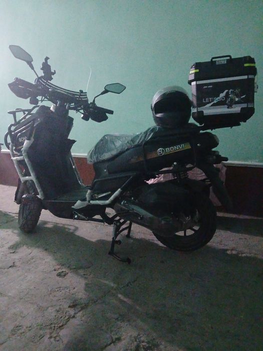 Танк 2 скутерь сотилади