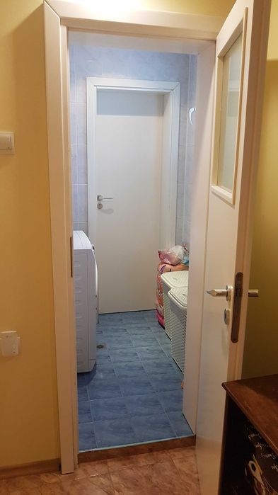 Продава дървена интериорна врата