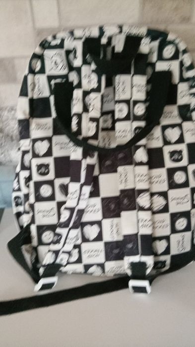 Продаю рюкзаки б/у