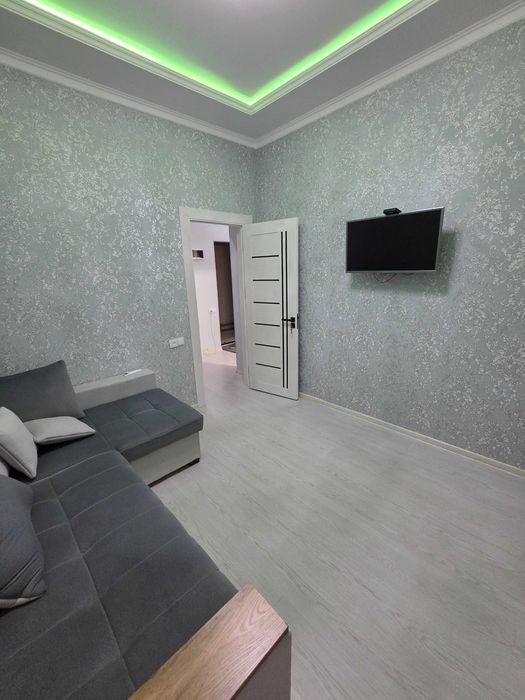 Квартира Свой! 1/6/6, метро Дустлик