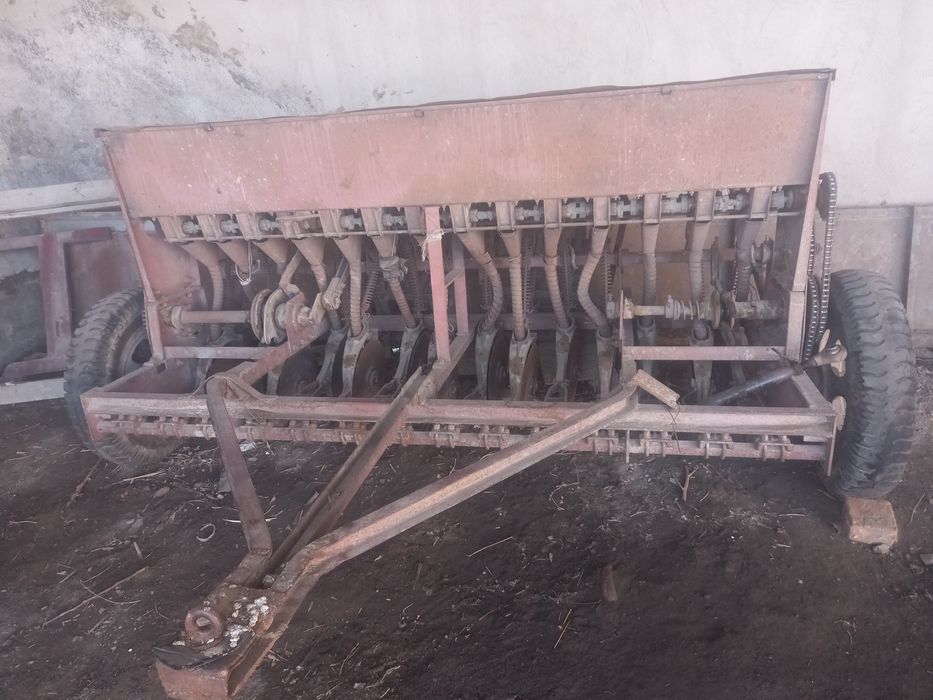 Трактор и прицеп