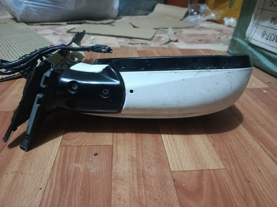 Toyota  ipsum зеркало