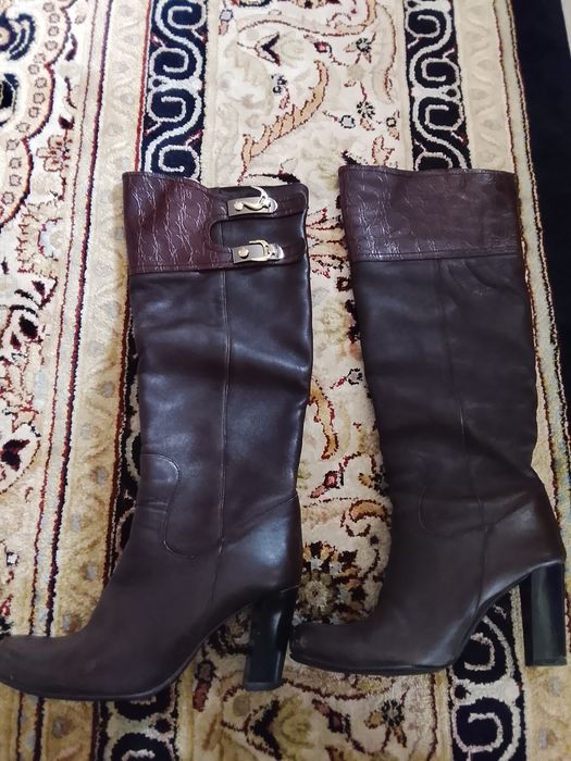 Отдам три пары сапог