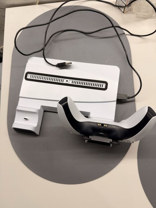 Suport cu ventilare si incarcare ps5