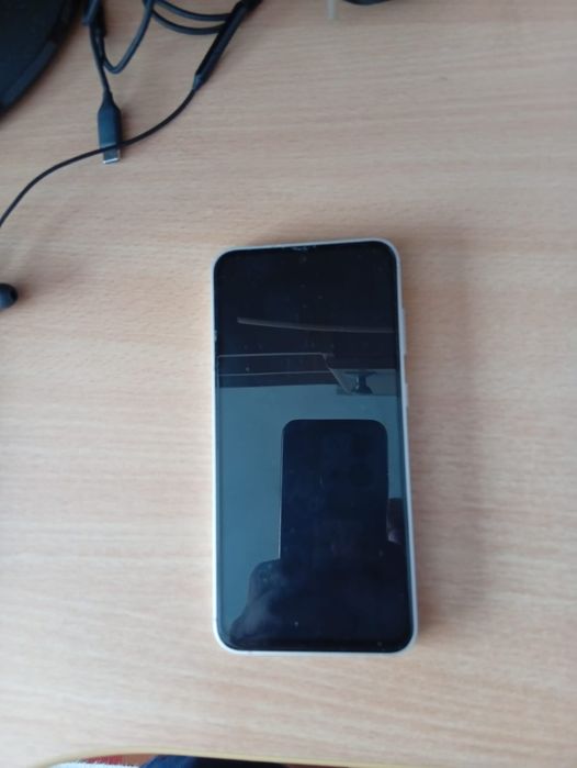 Продам телефон самсунг с23