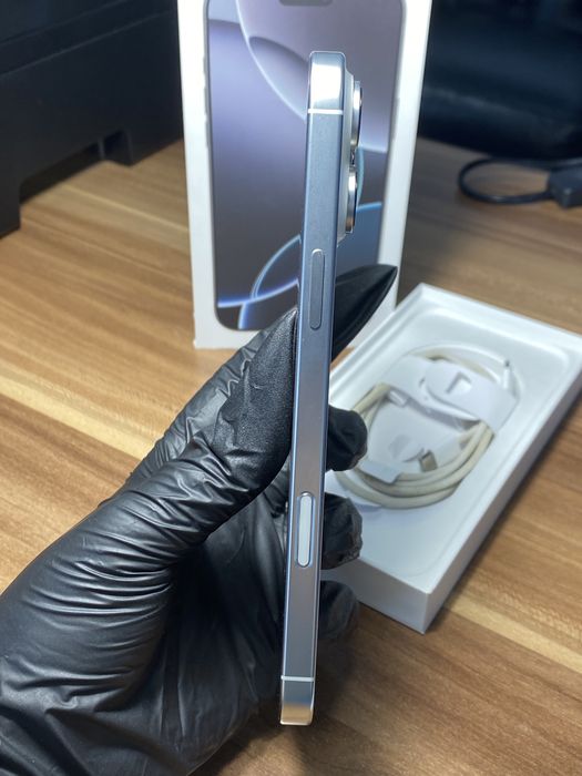 iPhone 16 Pro Max • 256 GB • White Titanium