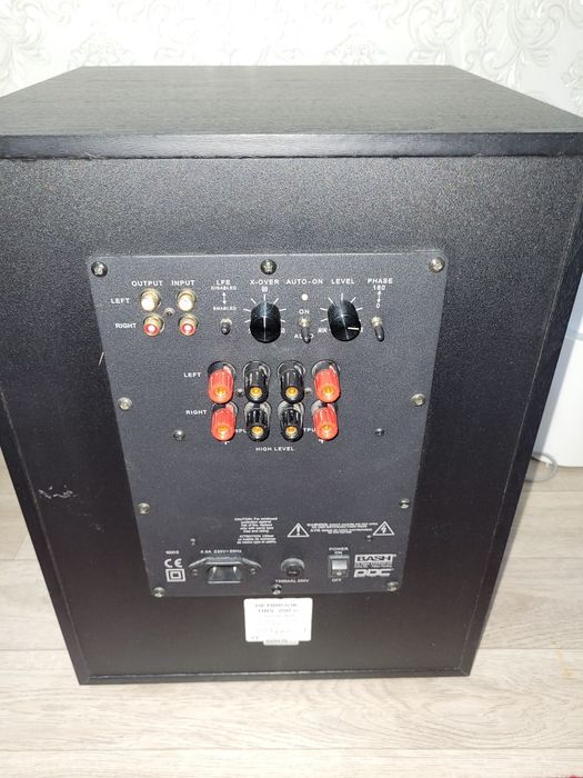 Продам сабвуфер Heybrook HBS 200