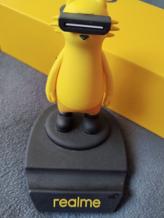 Продам смартфон realmi C75