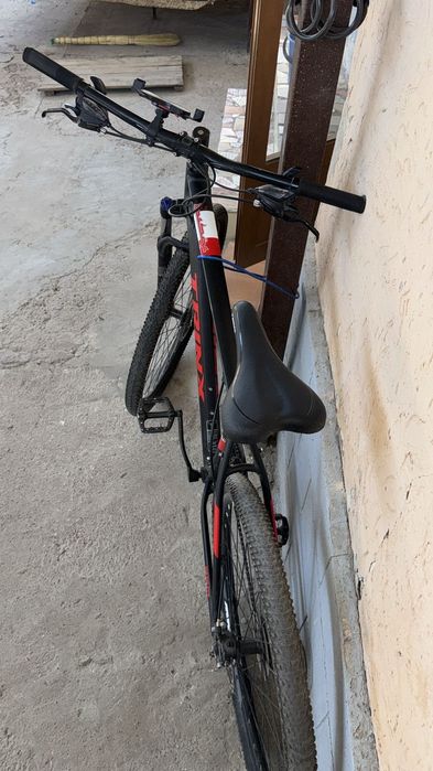 Велосипед зарослях