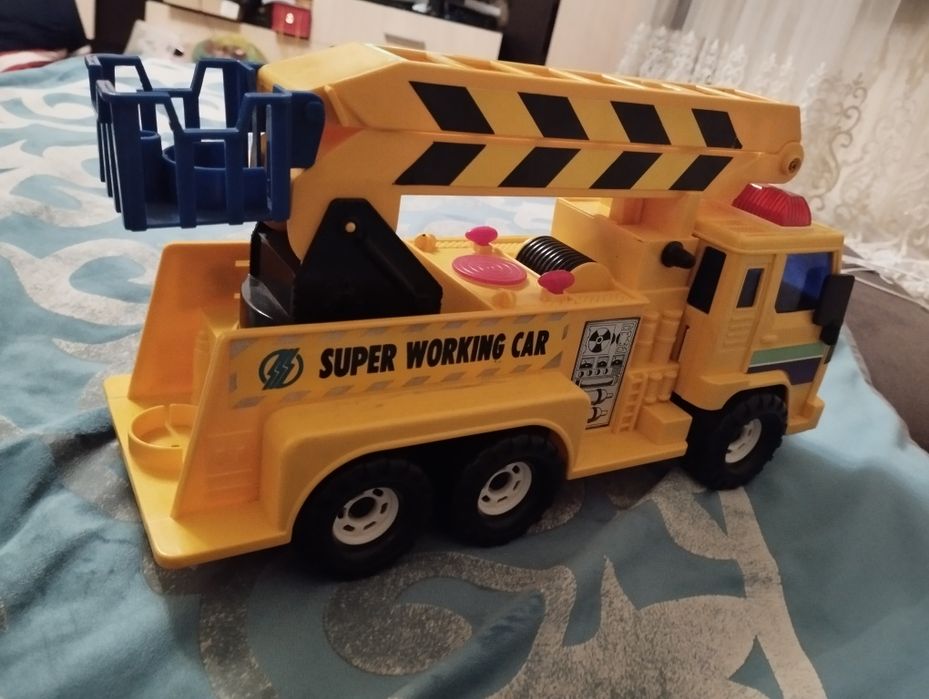 Камаз с подъёмником