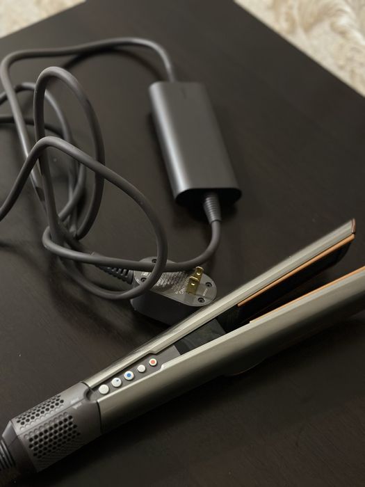 Dyson Airstrait выпрямитель