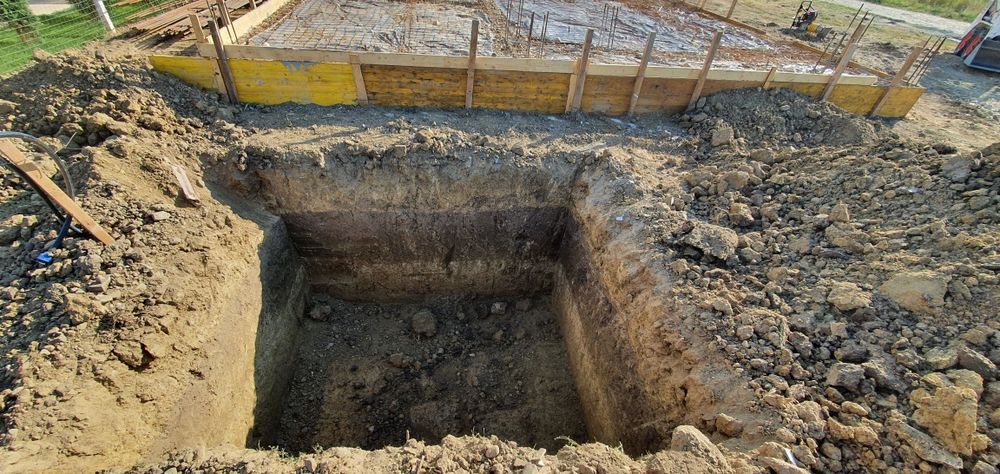 Inchiriere Miniexcavator bobcat transport