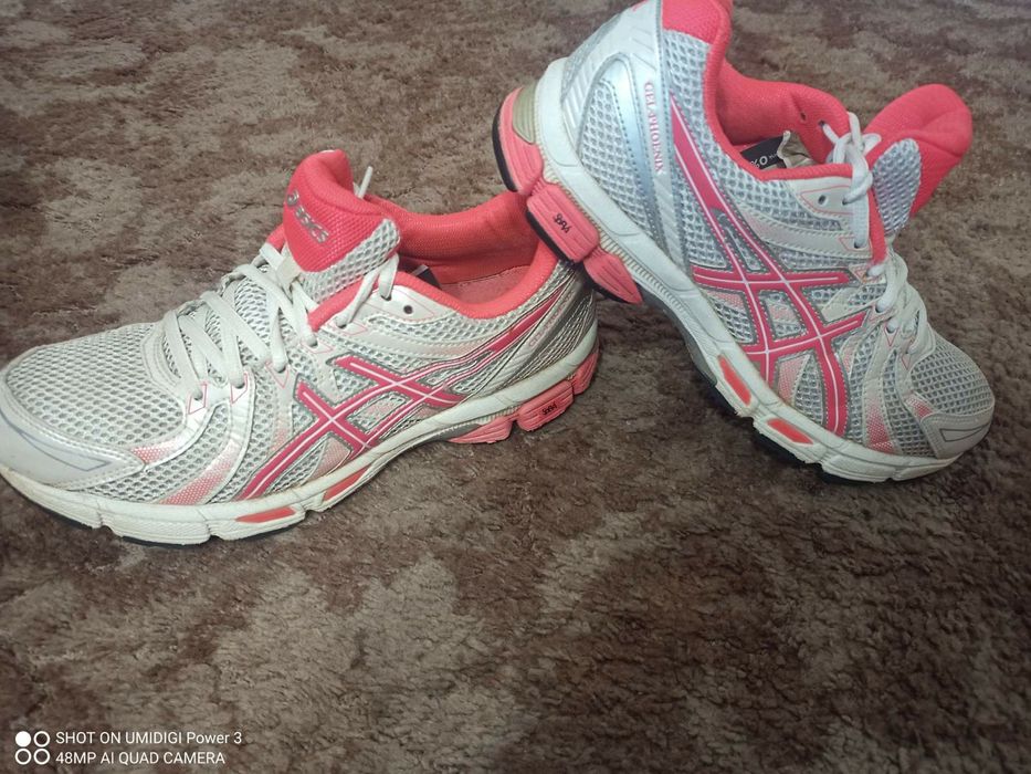 Асикс за бягане 41 номер