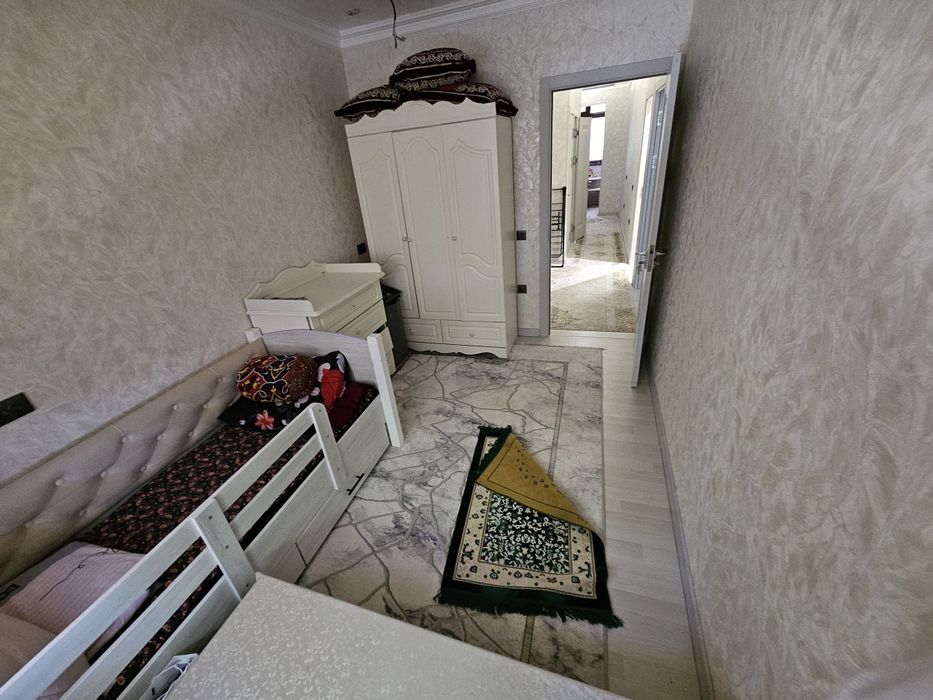 Arenda.  Medgorodok da 3 xona 2 etaj