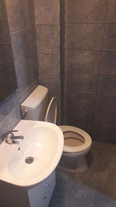 Proprietar vand garsoniera Lipovei , bloc anvelopat de curand!