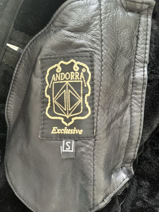 Продам черную дубленку