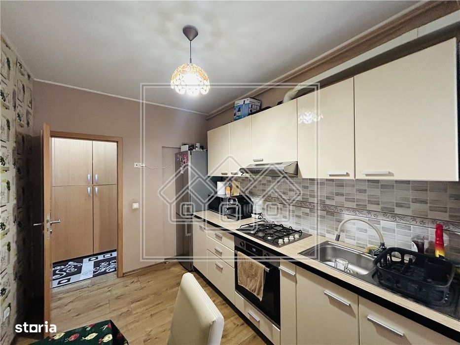 Apartament decomandat, cu 2 camere si balcon - Selimbar