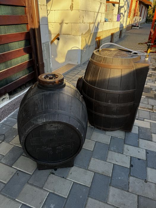 Butoi plastic alimentar, pentru vin, cu capac, 200 litri, maro