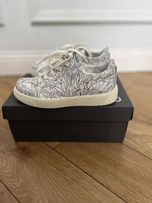 Продается детская обувь ECCO