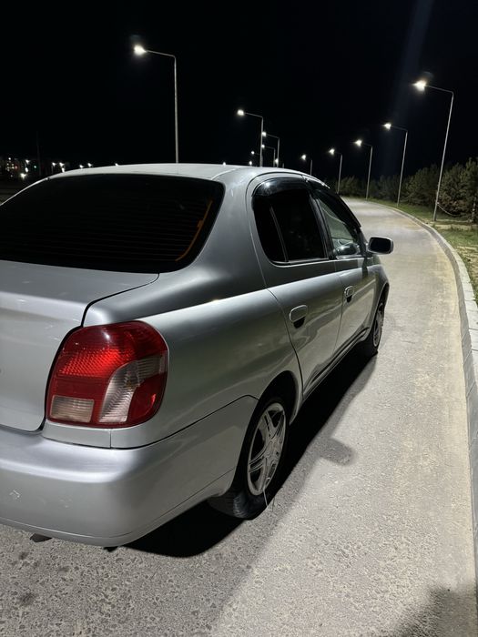 Продам машину Toyota platz