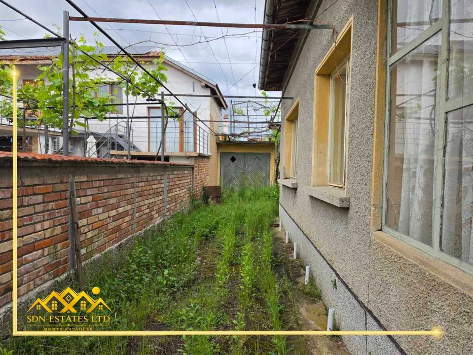 Къща близнак за продажба в гр. Павел баня | 100 кв.м. | Двор 500 кв.м. | 55 000 €