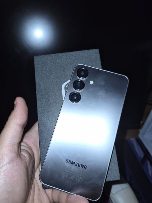 Продам samsung s25 256gb
