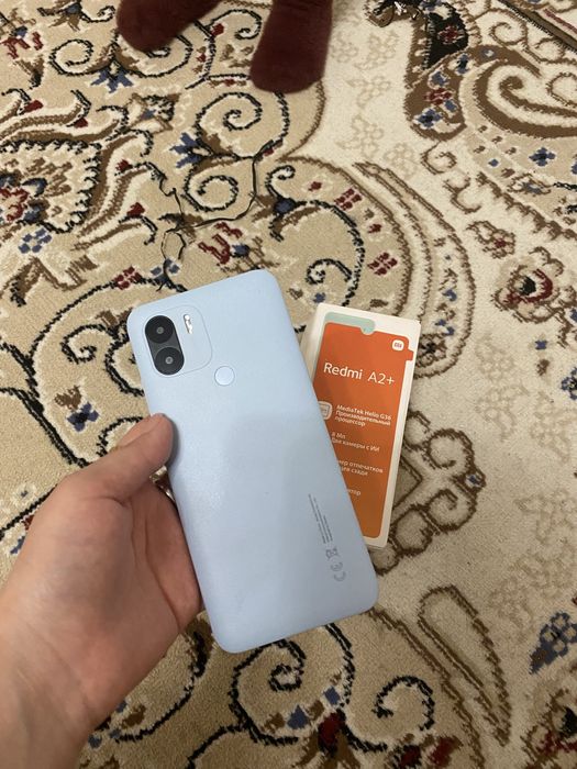 Продам телефон редми в хорошем состояний