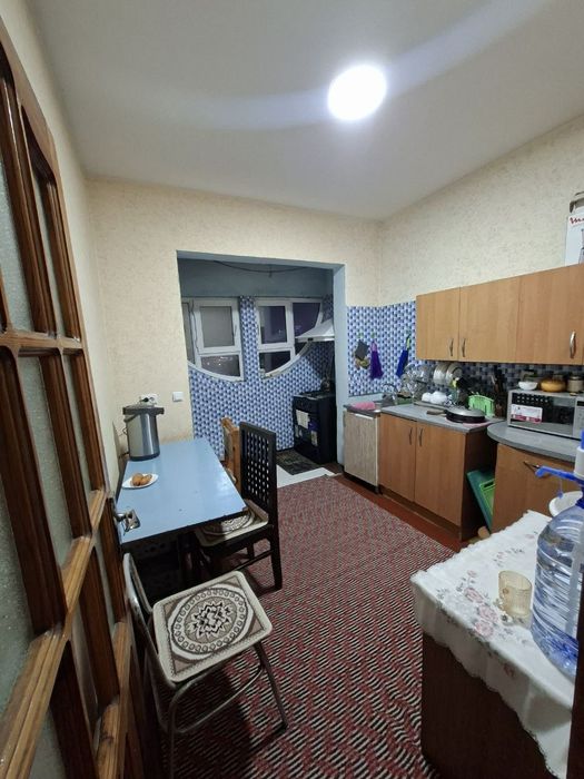 Shaxar markazi Sebzorda 2 xonali uy sotiladi