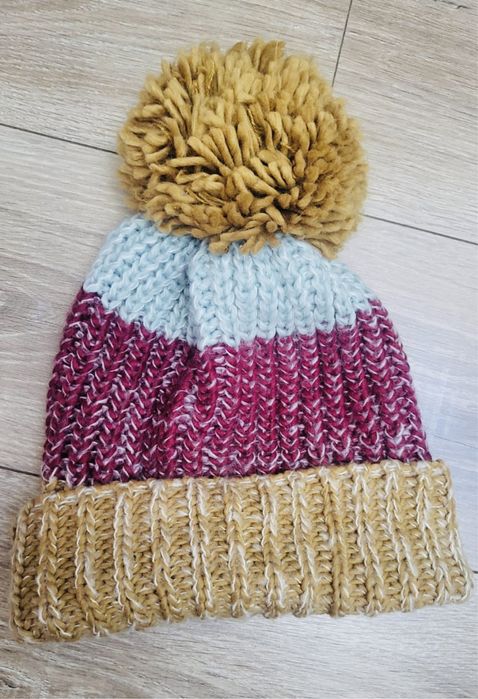 Продам зимние шапки