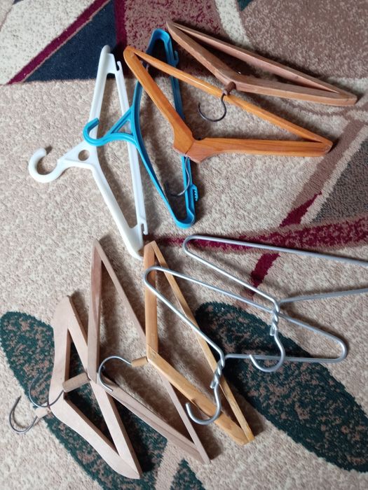 Плечики для одежды б/у.