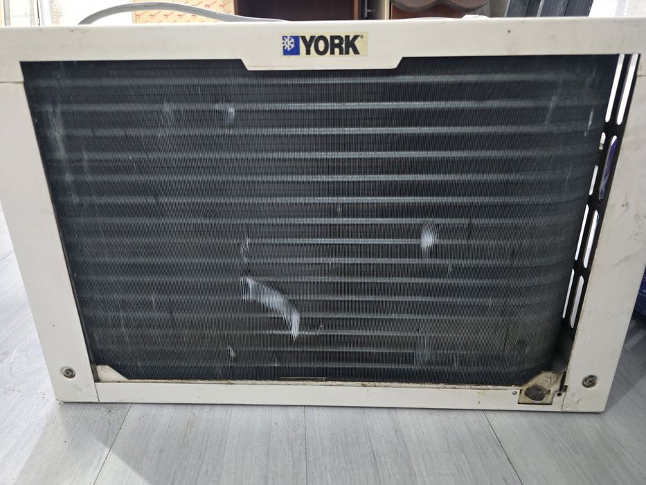 Оконный кондиционер York Y9USE12B5R — мощный и надёжный