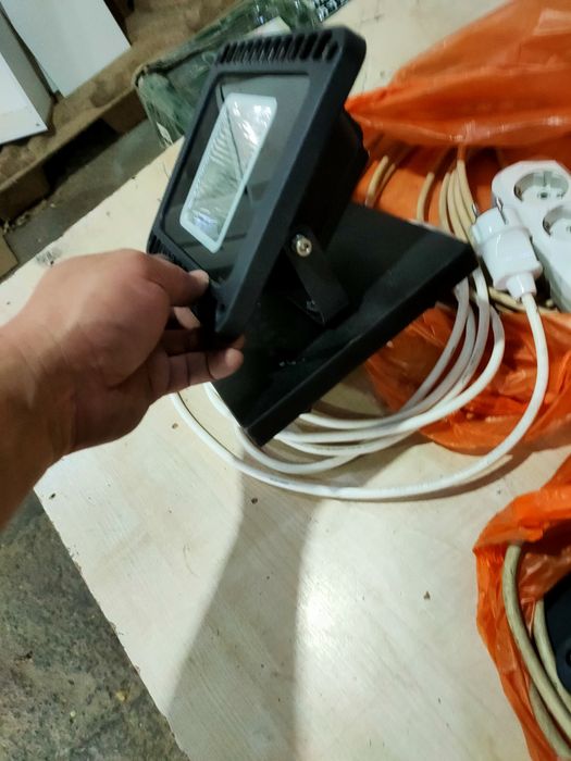 Продам RGB прожекторы