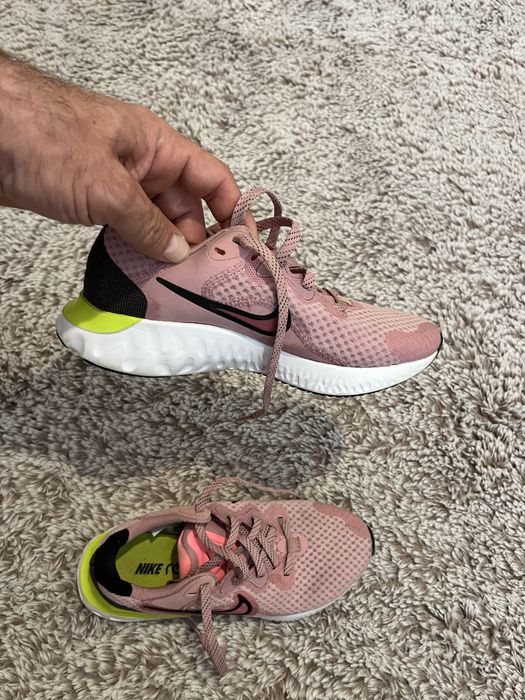 Nike Renew Run -оригинални дамски маратонки